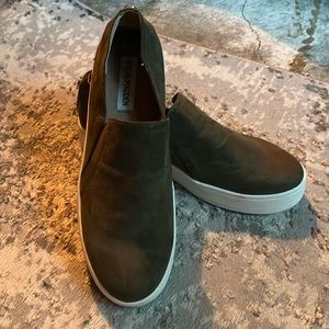 Steve Madden Olive green slip one